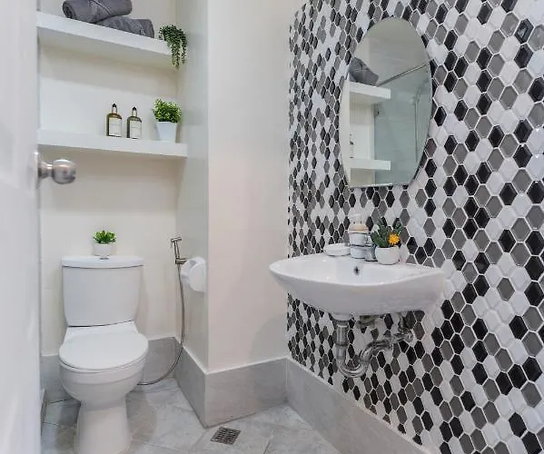 732 Express Condotel, 3 Minutes To Airport, With Gym & Pool Fast Wi-fi, Free Netflix マクタン