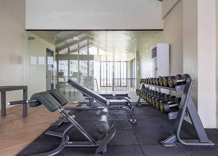 732 Express Condotel, 3 Minutes To Airport, With Gym & Pool Fast Wi-fi, Free Netflix マクタン