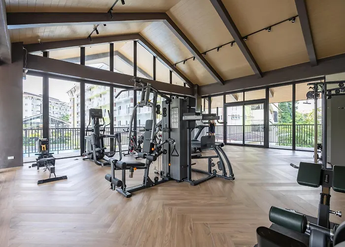 732 Express Condotel, 3 Minutes To Airport, With Gym & Pool Fast Wi-fi, Free Netflix アパート マクタン
